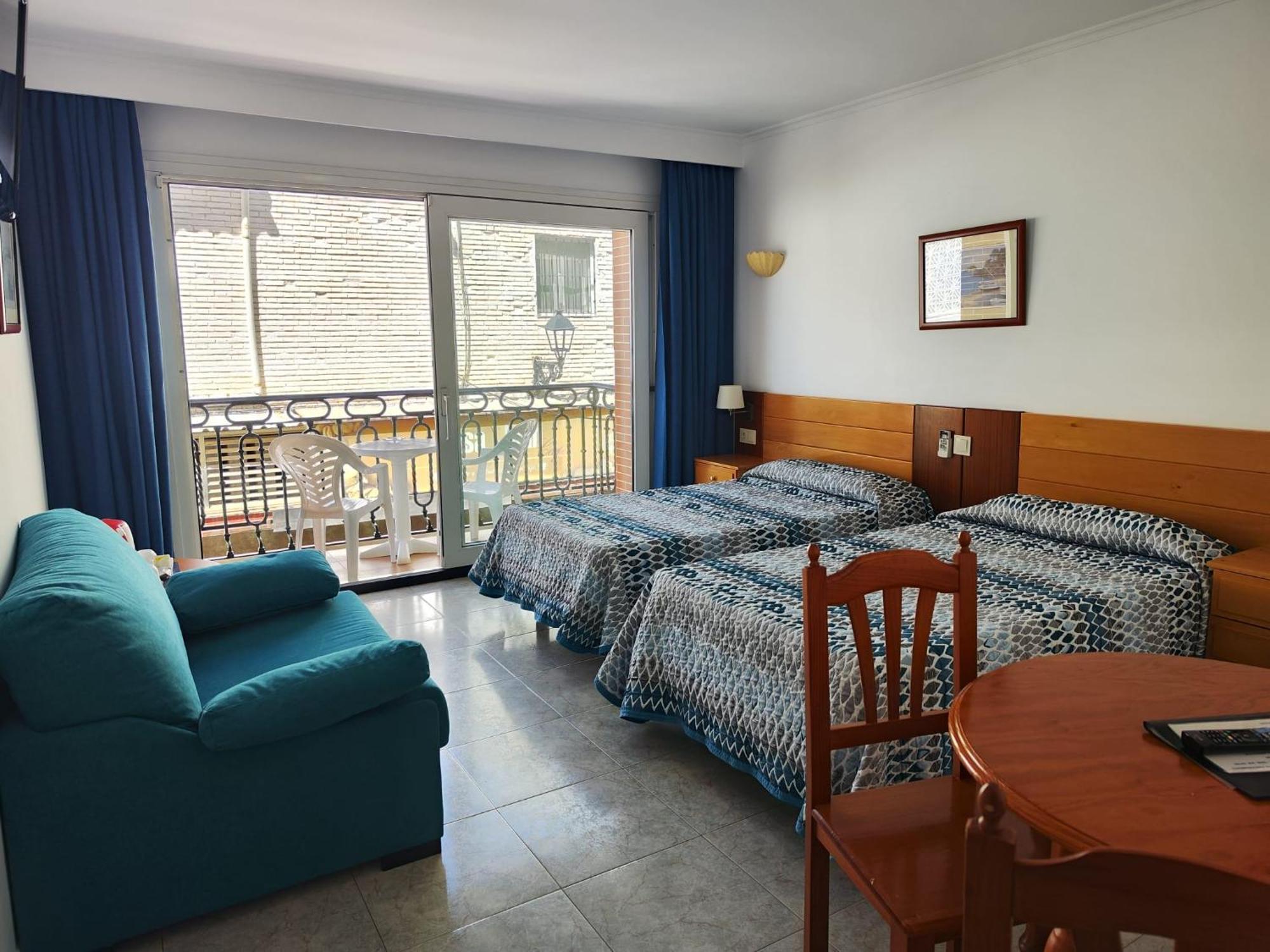 Apartamentos Leonor Carihuela Torremolinos Zewnętrze zdjęcie