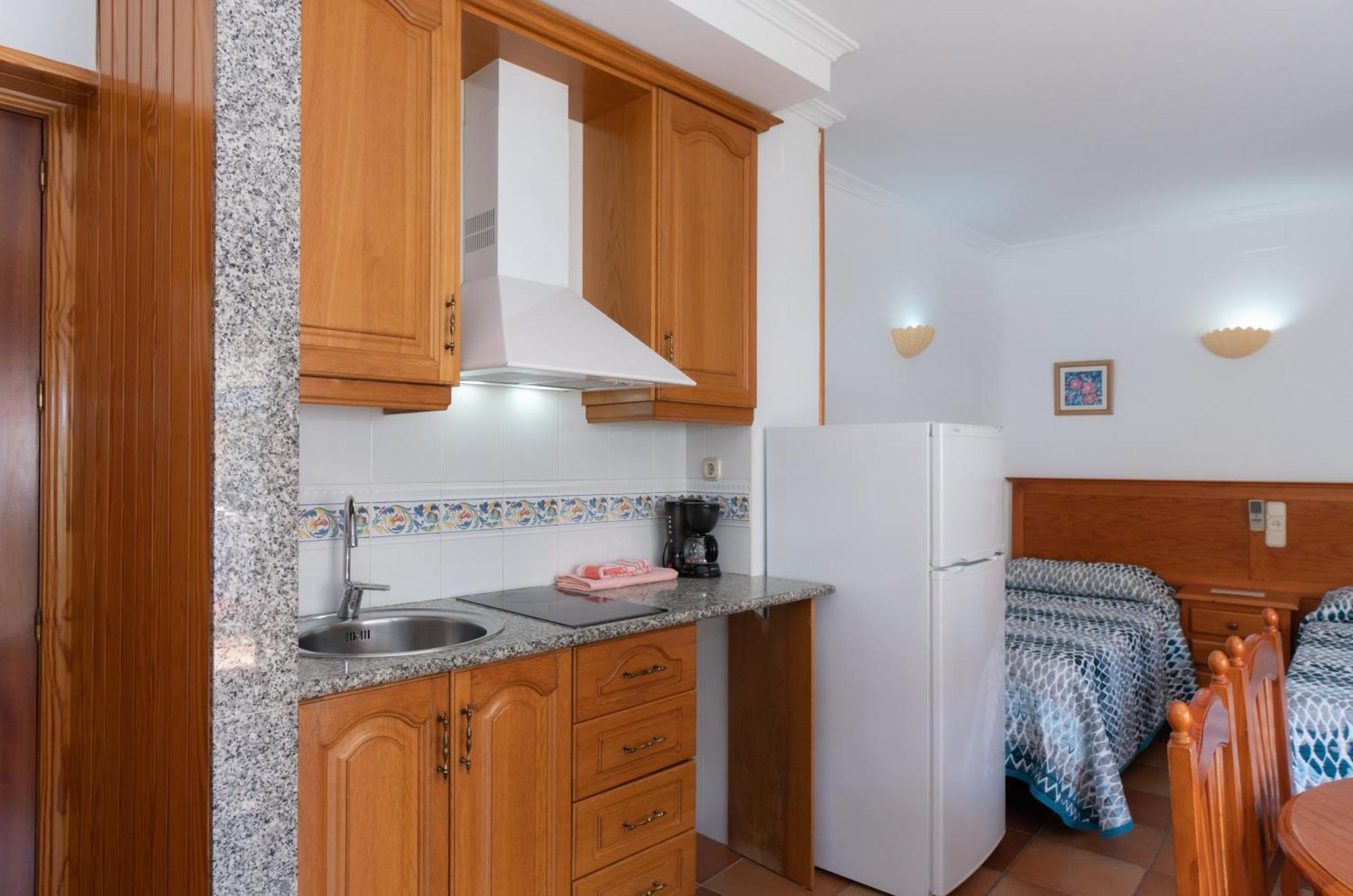 Apartamentos Leonor Carihuela Torremolinos Pokój zdjęcie